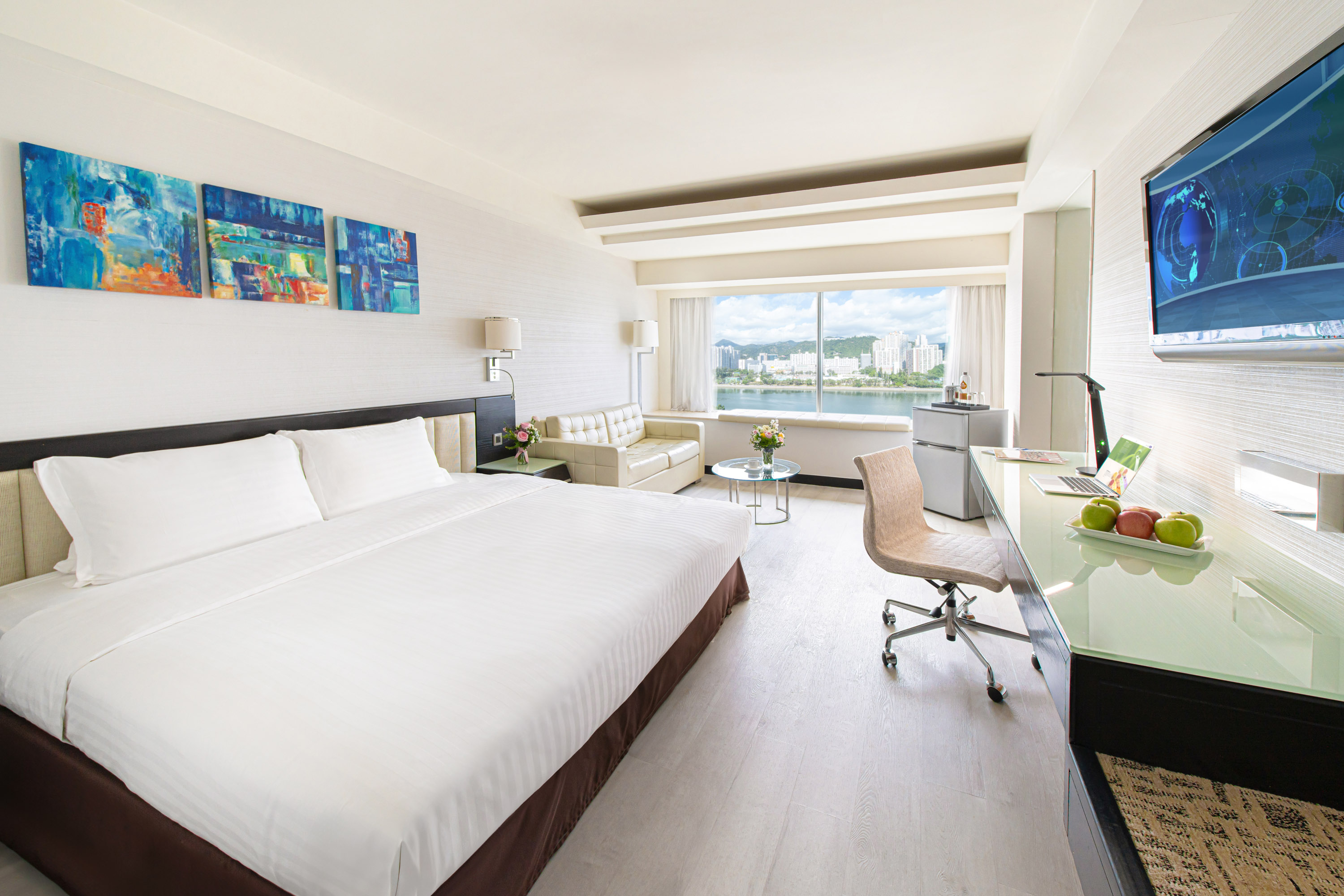 DSC05017a retouch2 1Mb