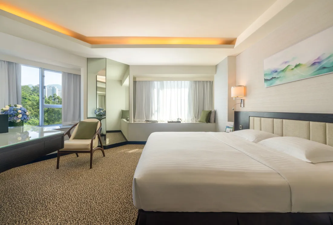  Executive-Suite-bedroom.jpg 