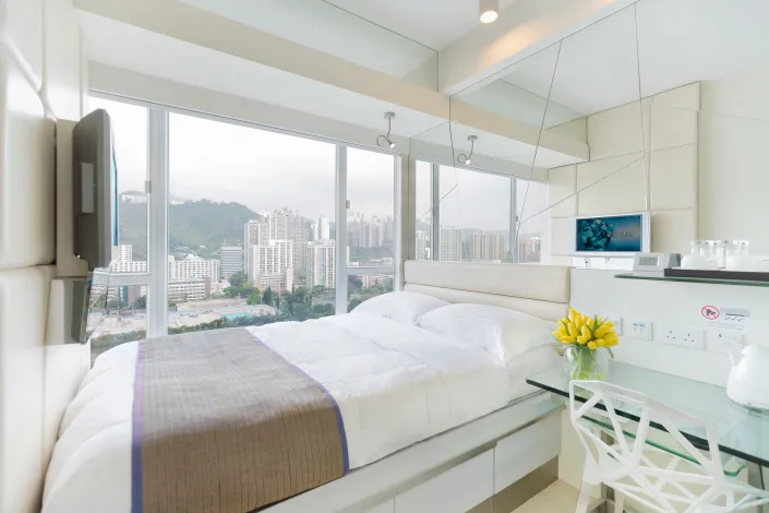RRH_Standard Room-Queen Bed_Room_hi res
